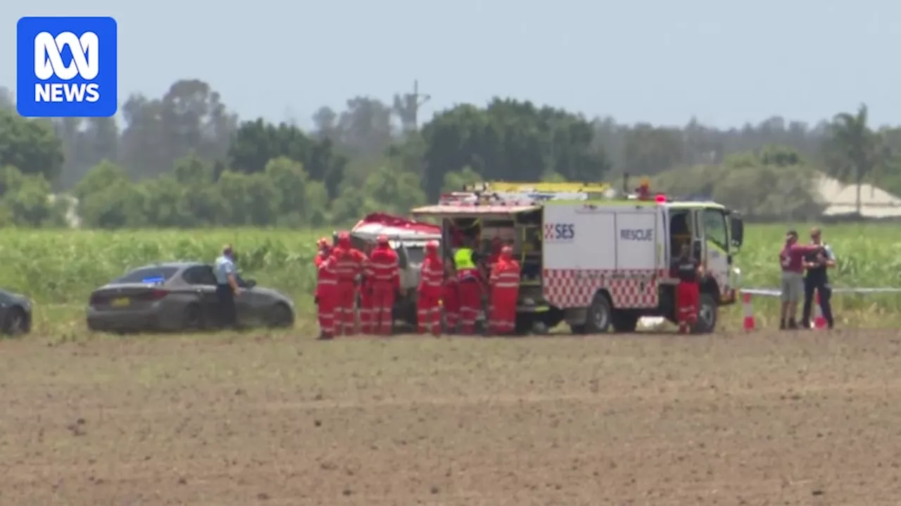 One person dead, another injured in plane crash at Palmers Island in NSW