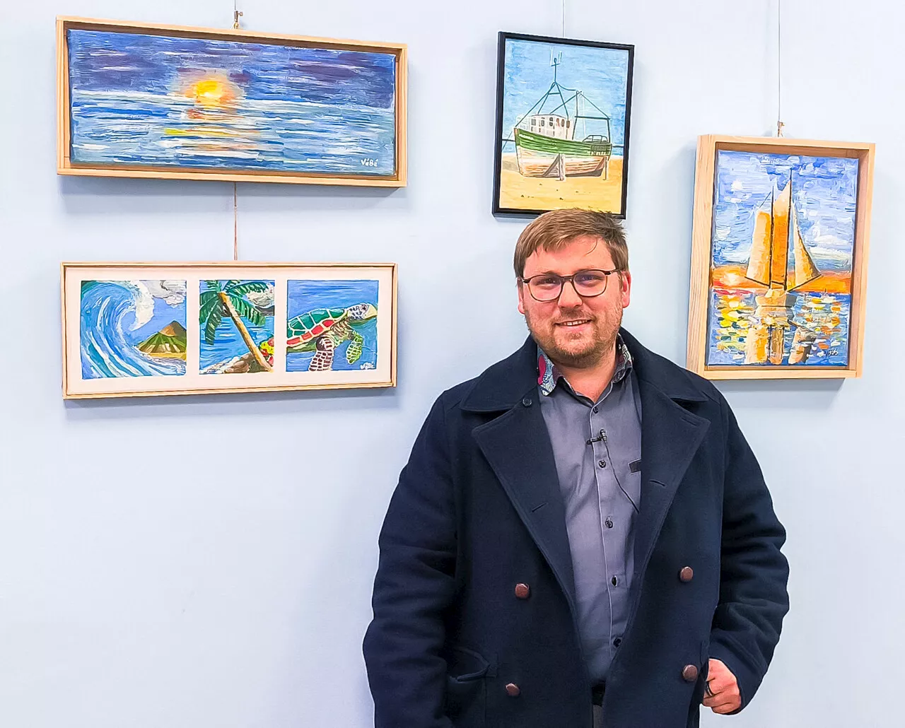 L'art comme thérapie : Valentin Bertrand expose ses tableaux à la Maison Bleue