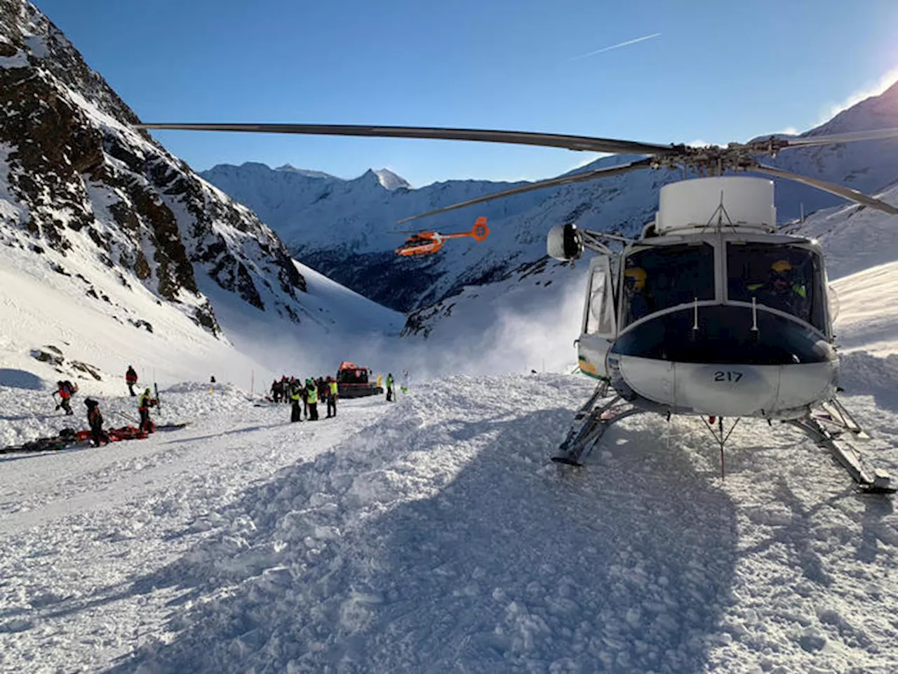 Salvataggio in Val Senales: Tedesco aggrappato a una roccia dopo caduta