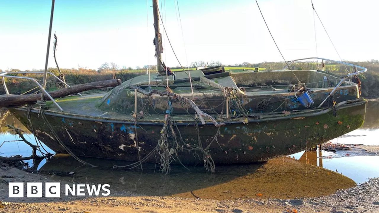 Duchy of Cornwall Tackles Abandoned Boats on Devon River