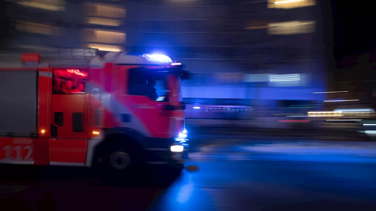 Lörrach: Fenster schließen! Feuerwehr warnt vor Qualm-Wolke nach Brand