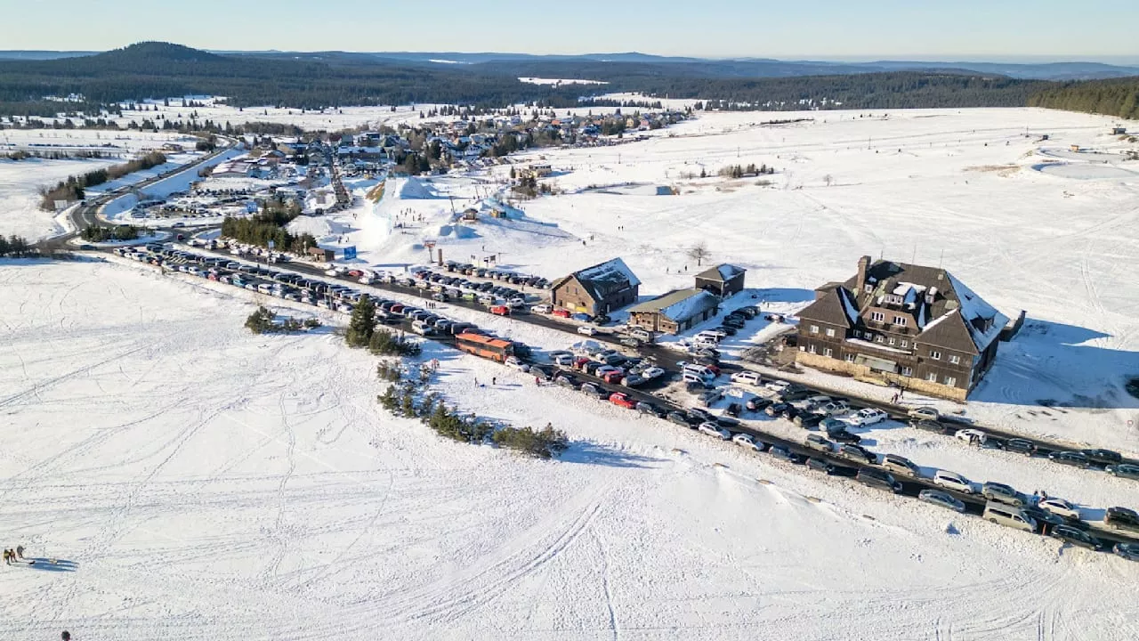 Massenansturm auf Skigebiet am Fichtelberg: „Es wurde immer voller“