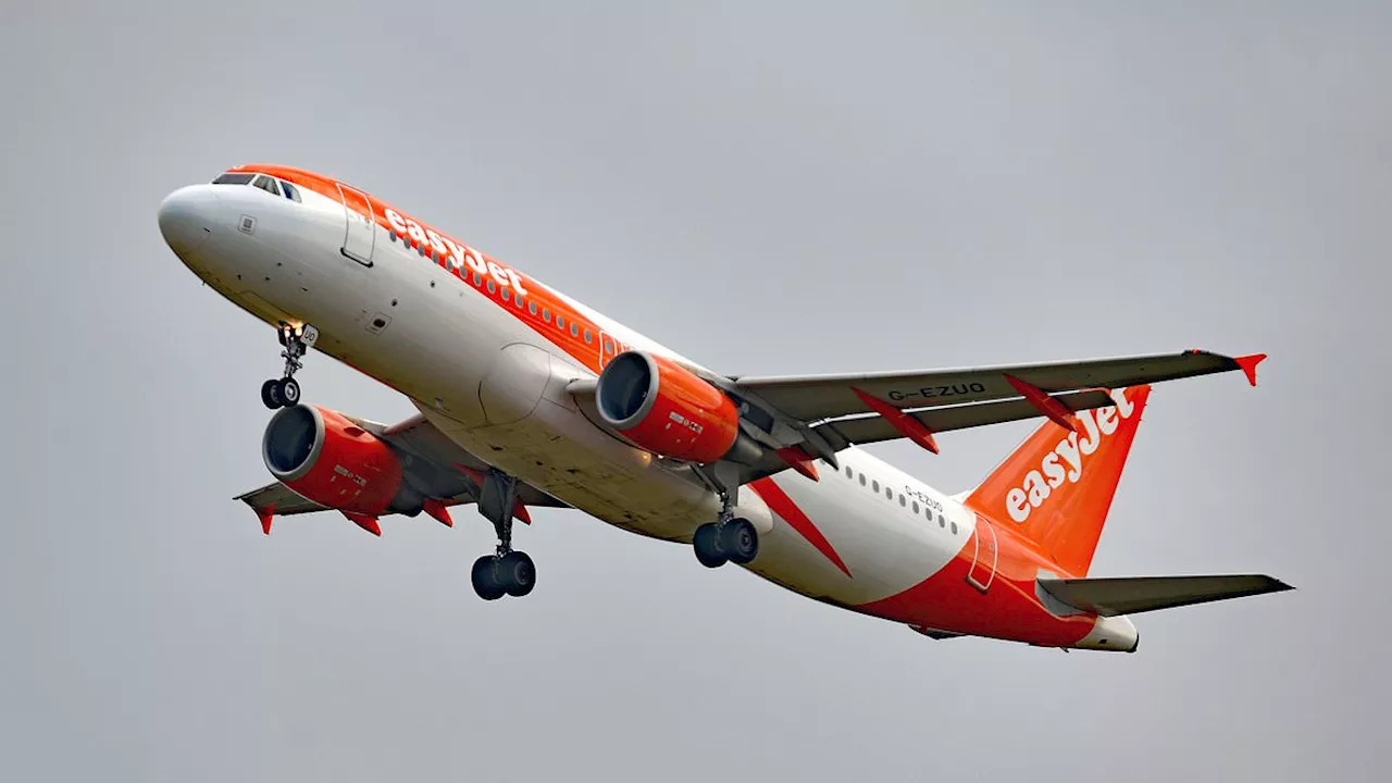 EasyJet Passengers Stranded for 22 Hours in Tenerife Due to Fog Delays