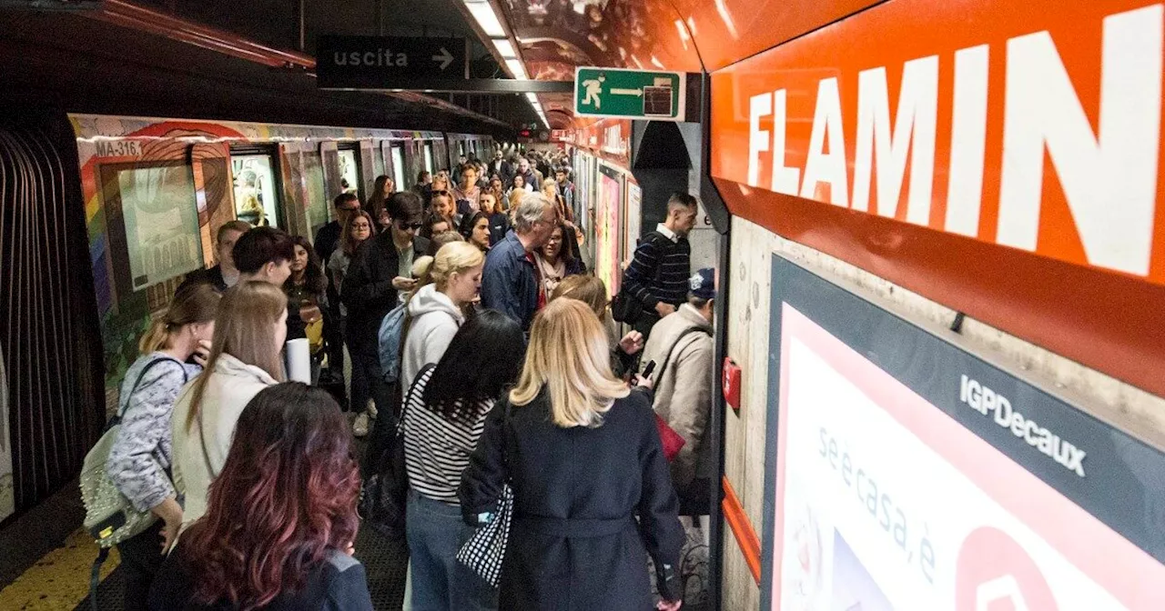 Intossicato da Fumo in Stazione Metro, Ragazzo Trasportato in Codice Rosso