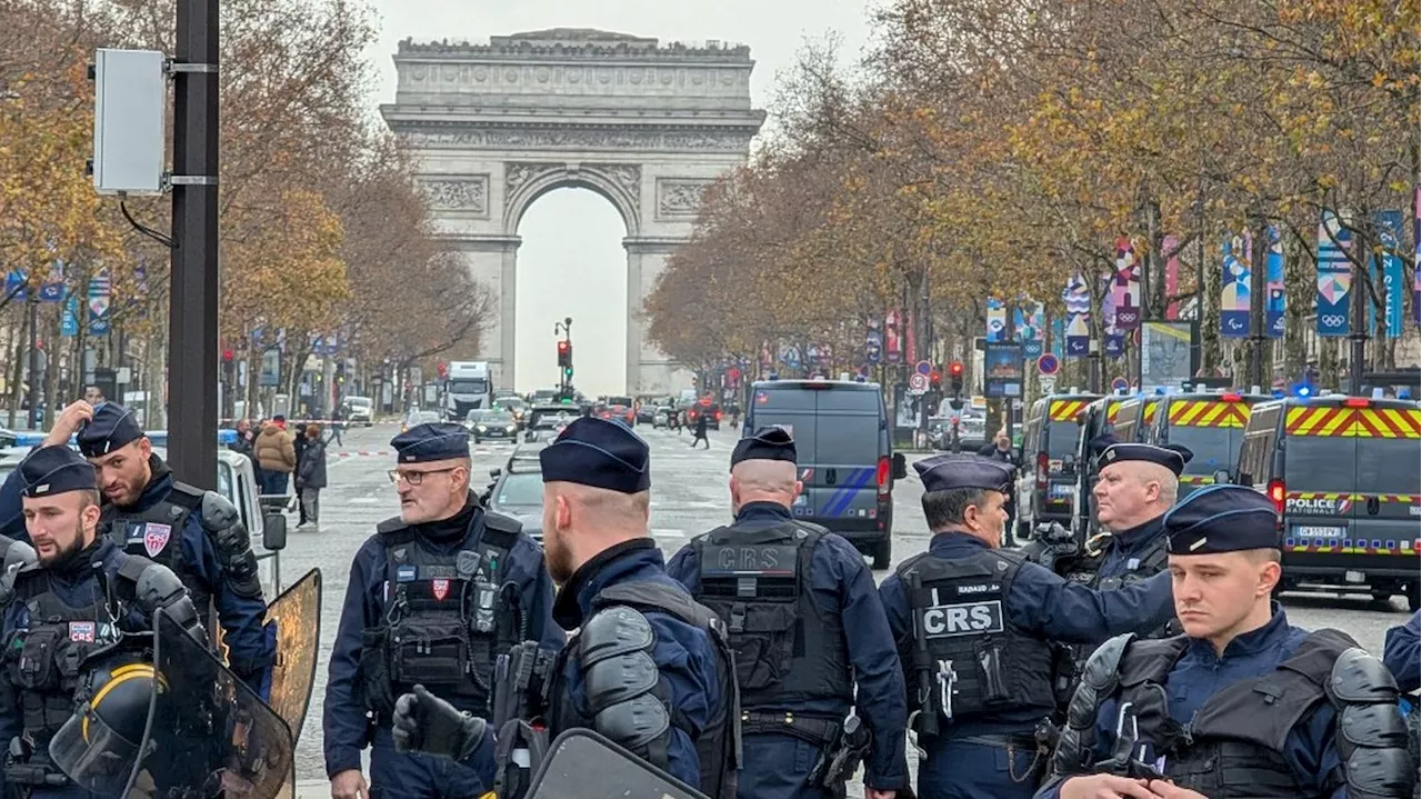 Nouvel An 2025 : 10 000 policiers et gendarmes mobilisés à Paris le soir du 31 décembre