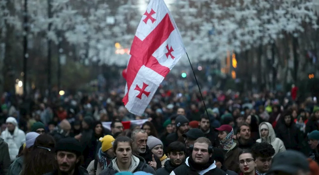 Manifestazioni a Tbilisi contro il nuovo Presidente georgiano