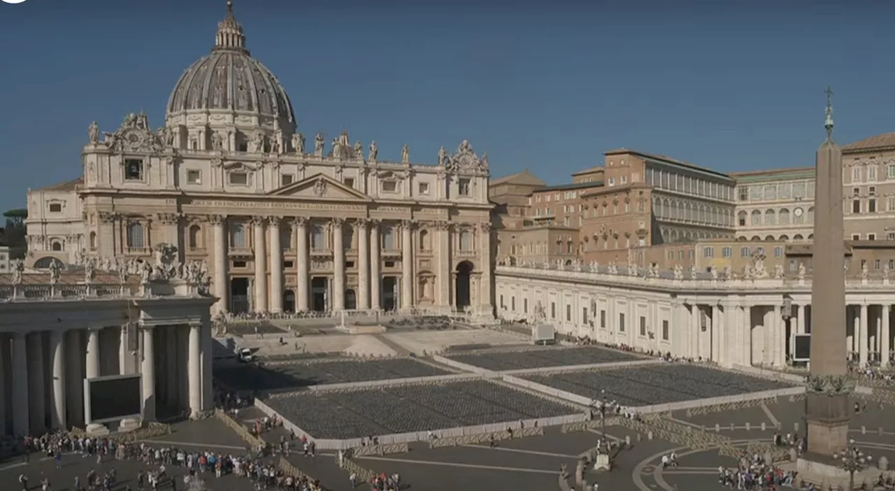 Papa Francesco Affida l'Apertura della Porta Santa del Laterano al Cardinale Vicario