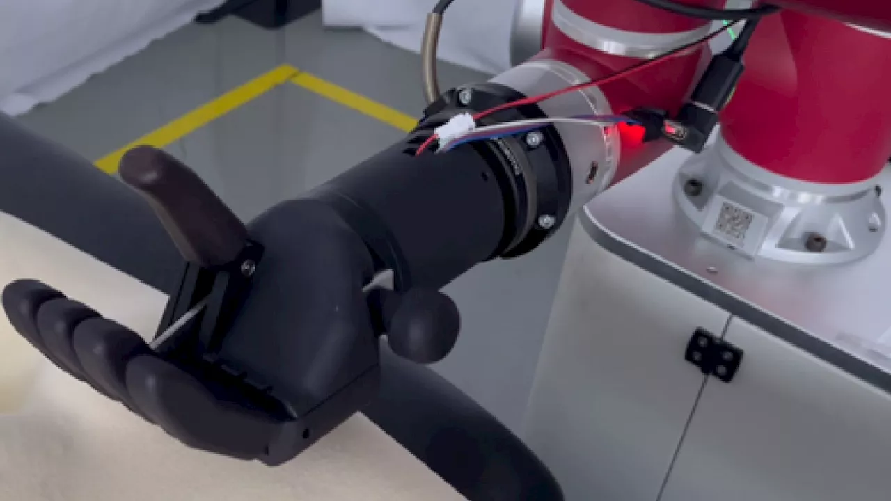Chinese robot masters massage techniques, pinches, vibrates with human-like hands