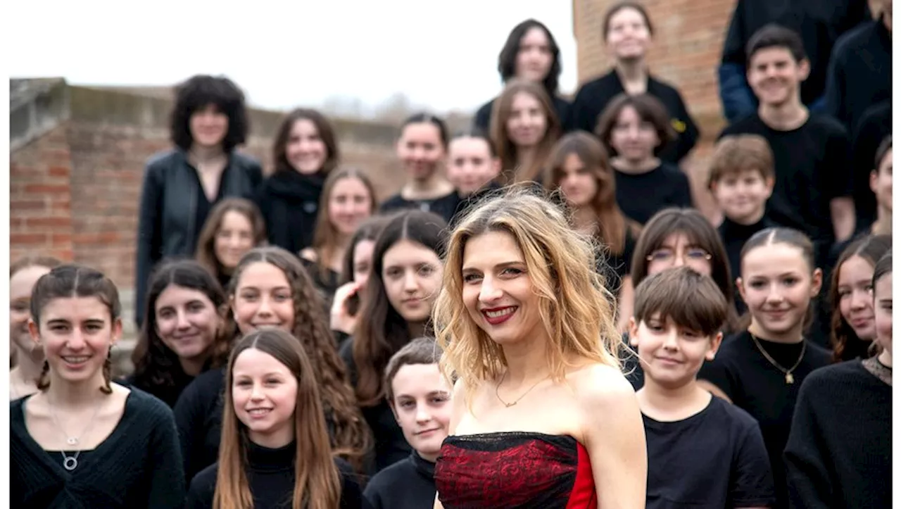 Amandine Bourgeois tourne son clip 'Je crie la vie' dans des lieux emblématiques