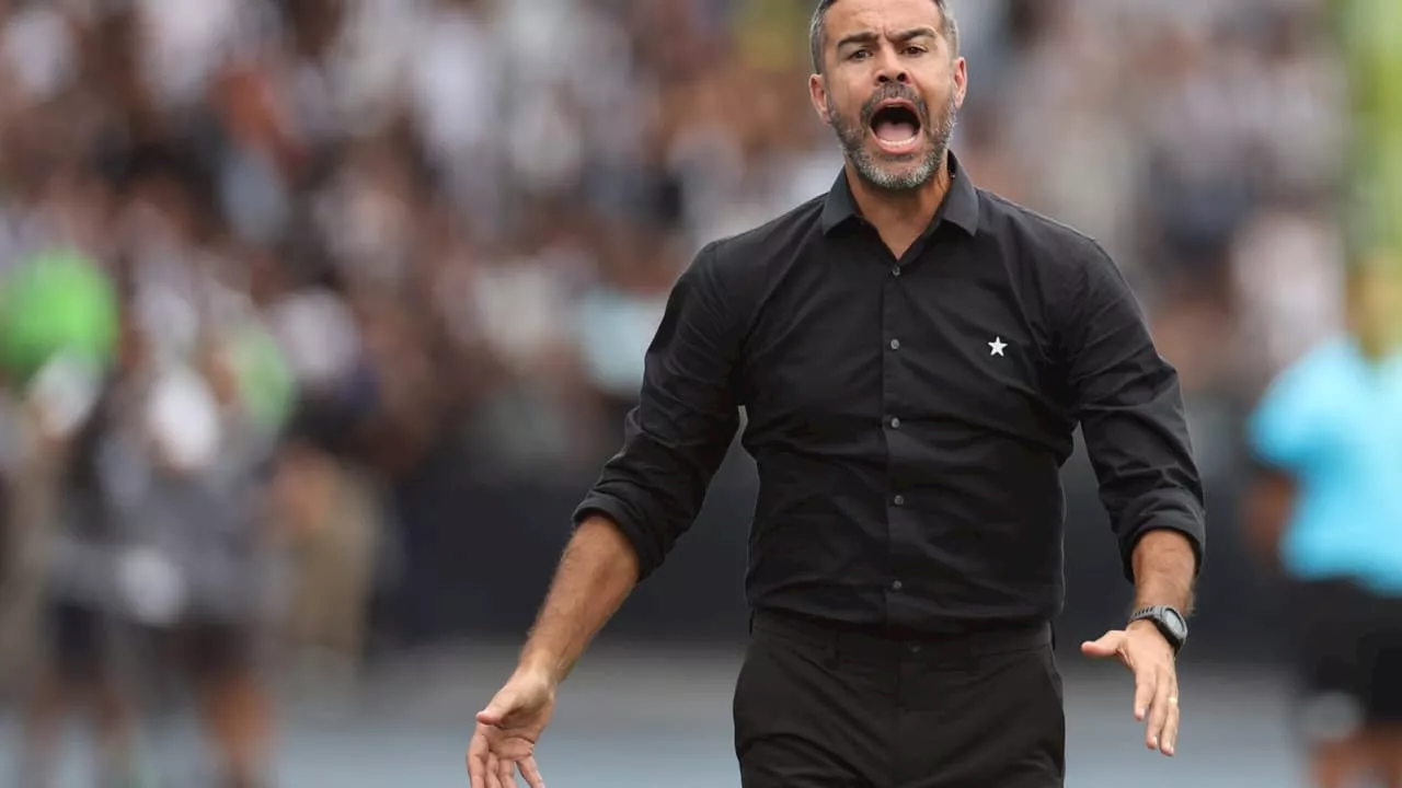 Botafogo Busca Novo Técnico: Peseiro e Soares no Radar