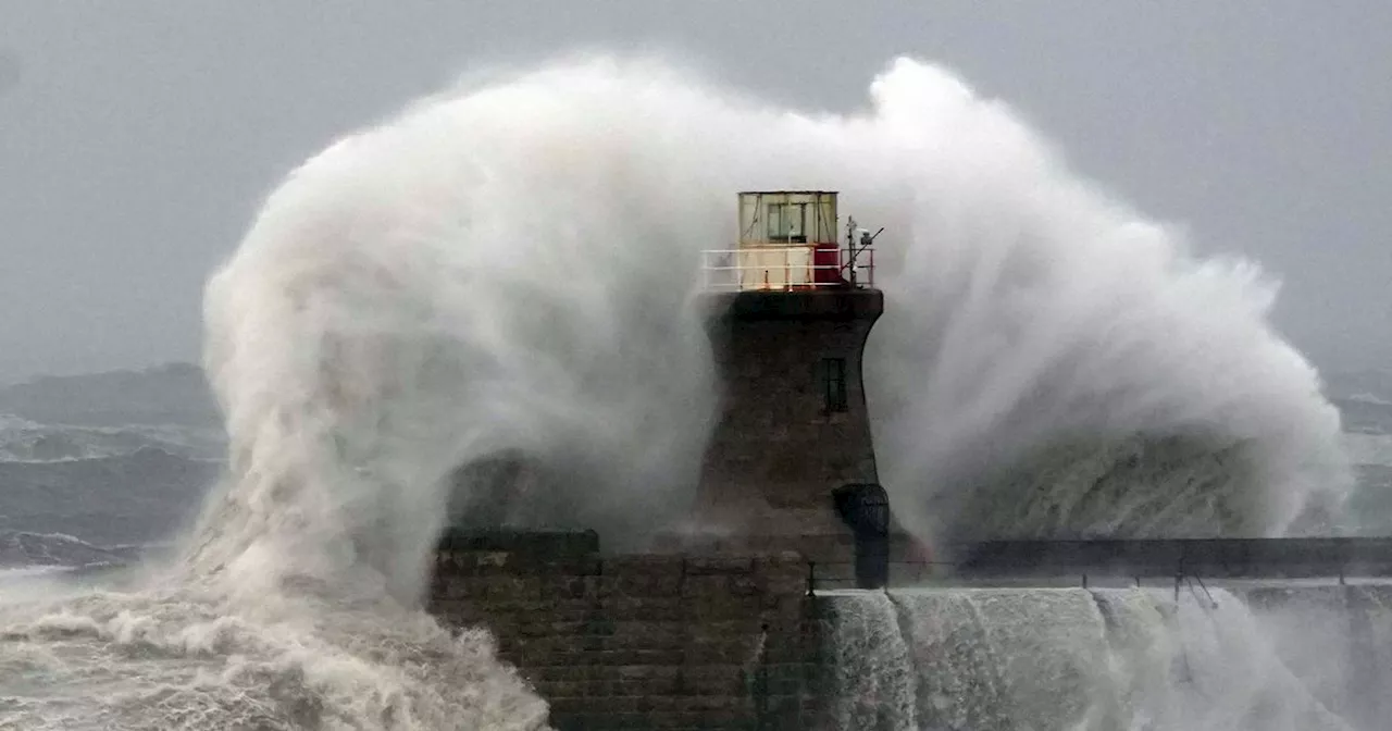 Met Office New Year warning as 75mph winds 'to hit nine areas'