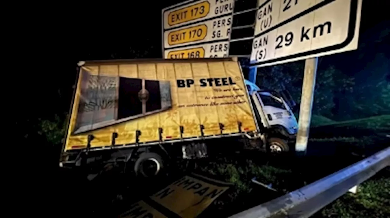 Lorry Crash on PLUS Expressway Kills One, Injures Two