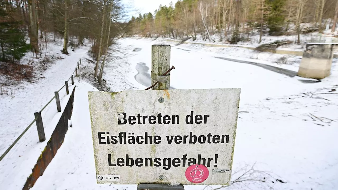 Polizei warnt vor Eislaufen auf gefrorenen Seen