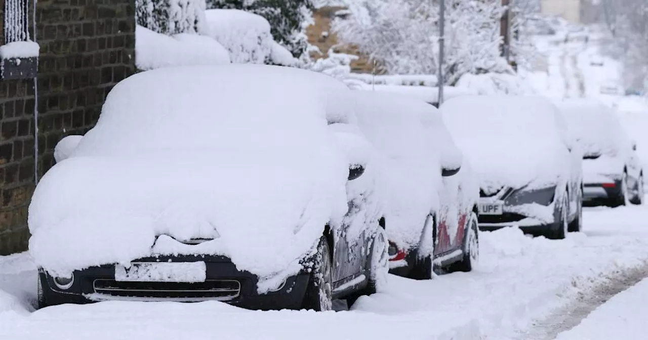 UK Braces for Heavy Snow and Strong Winds on New Year's Day