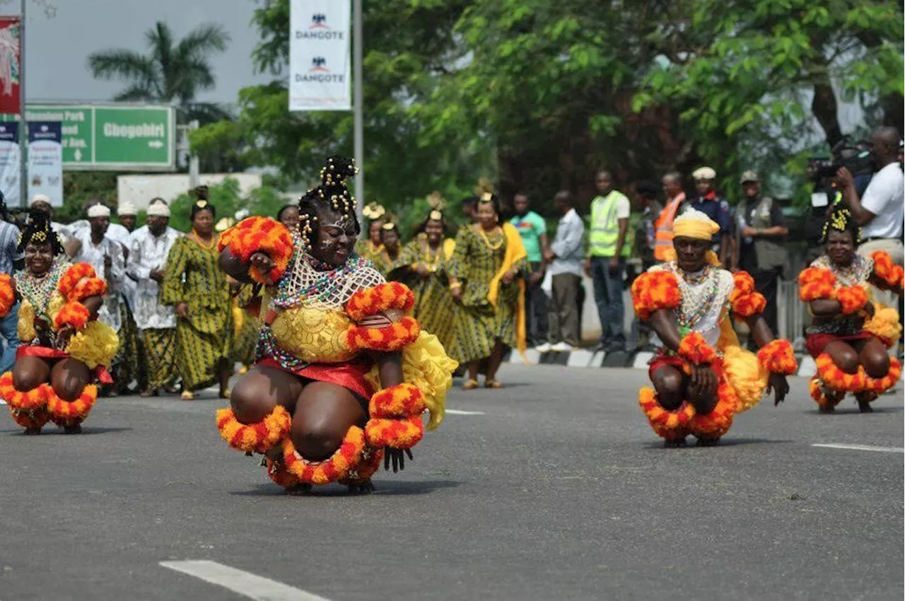 Runtown, Iyanya electrify Calabar Carnival Live Concert
