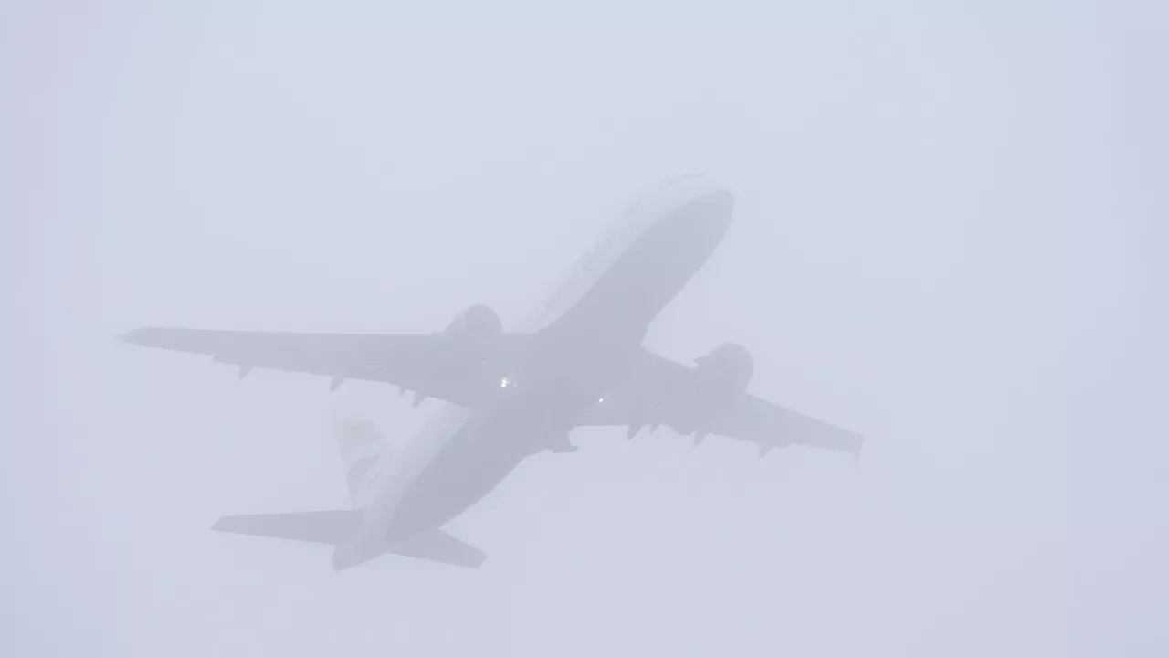 Fog Delays More Flights at Gatwick Airport