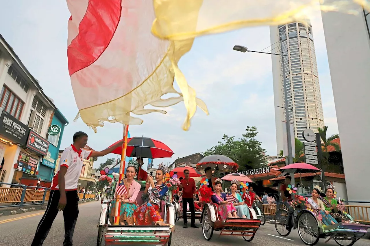 Chingay Parade in George Town Dazzles Spectators with Vibrant Performances