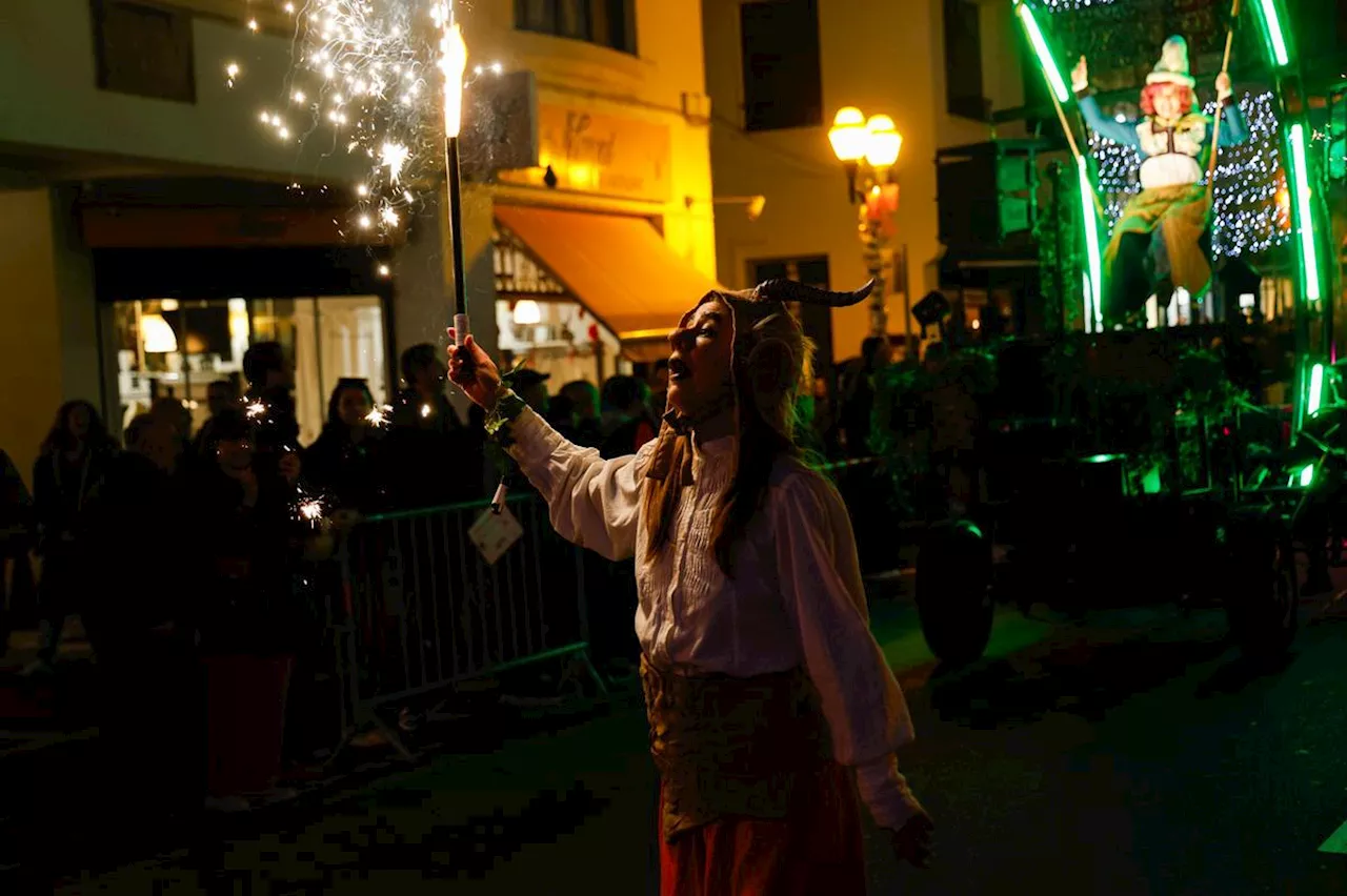 La Grande Parade Luzienne d'Olentzero à Saint-Jean-de-Luz