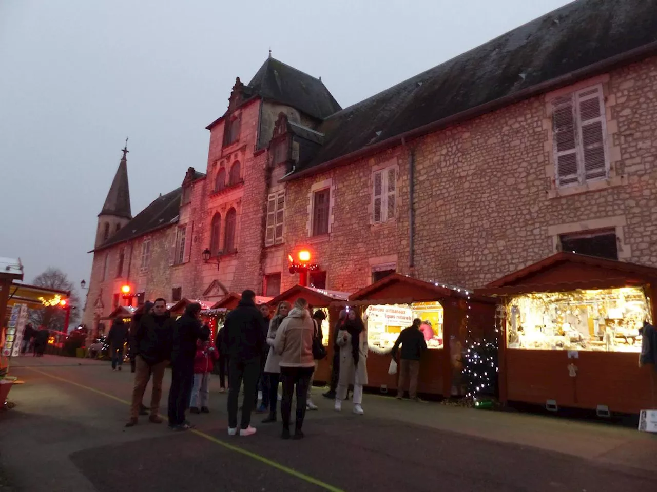 Noël à Saintes : un marché à Saint-Louis, des manèges place Bassompierre, « il faut faire un choix »