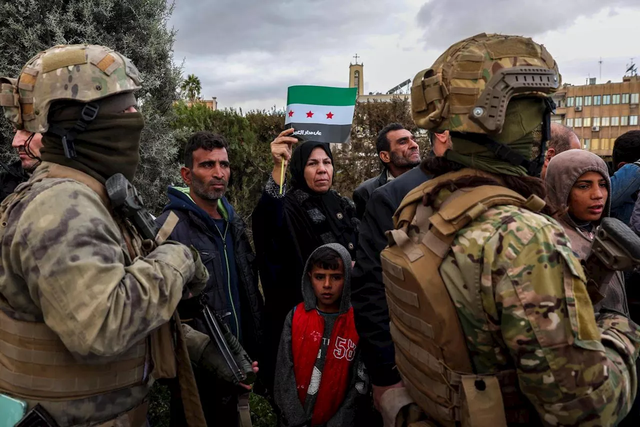 Syrie : 300 fidèles de l'ancien régime interpellés par les nouvelles autorités