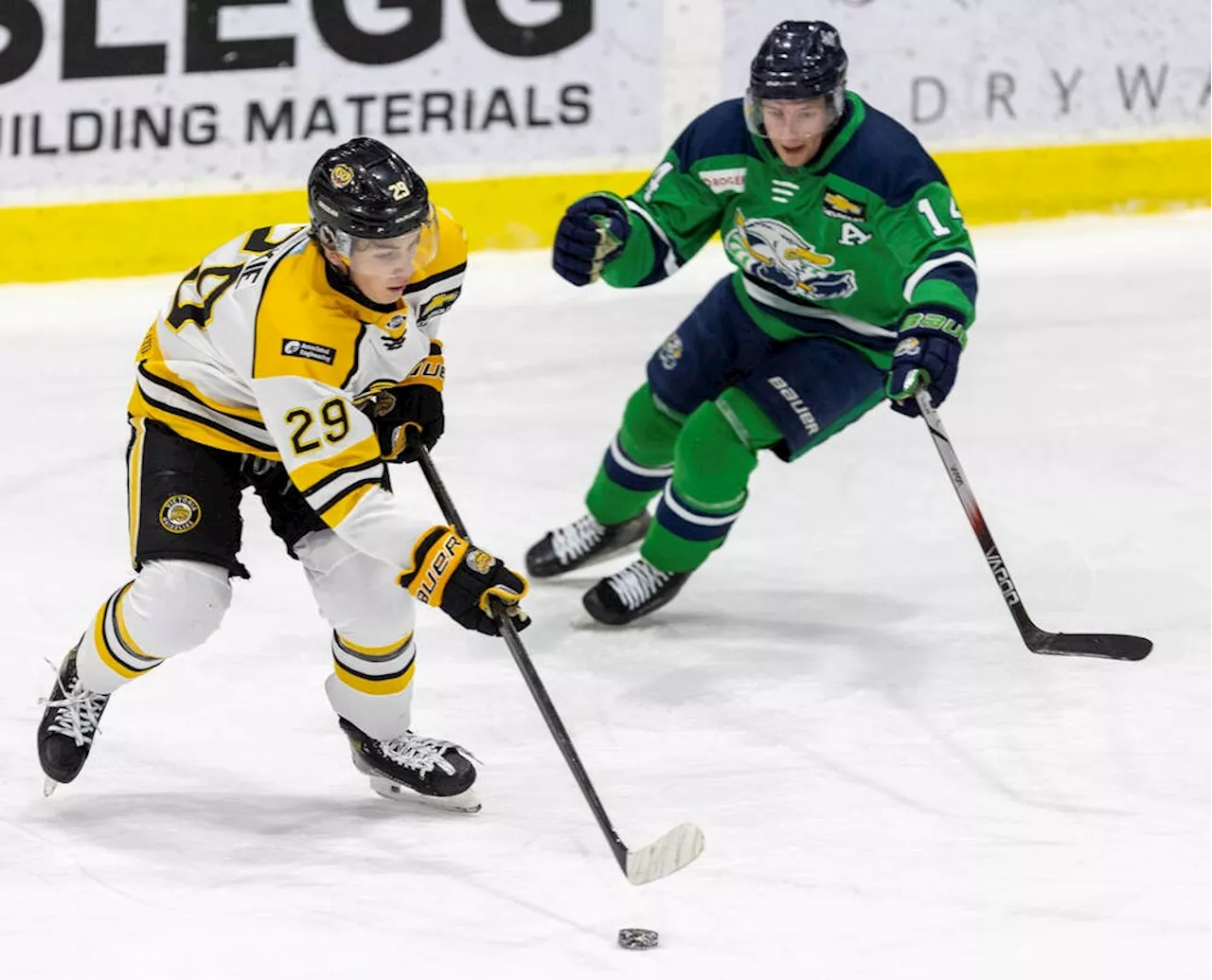 Grizzlies Edge Rivermen in Comeback Victory