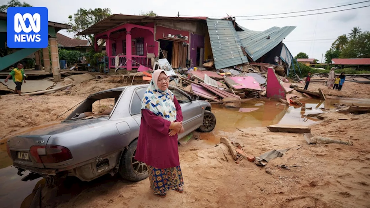 More than 30 people killed in deadly flooding across Malaysia and southern Thailand