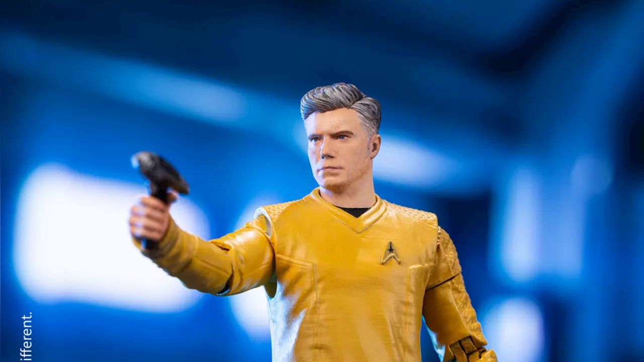 Star Trek: Strange New Worlds Captain Pike Figure Coming to Hiya Toys 