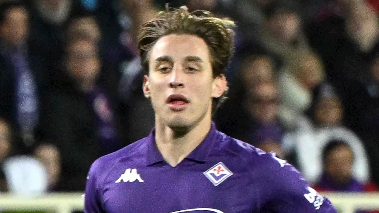 Fiorentina Midfielder Edoardo Bove Collapses During Match