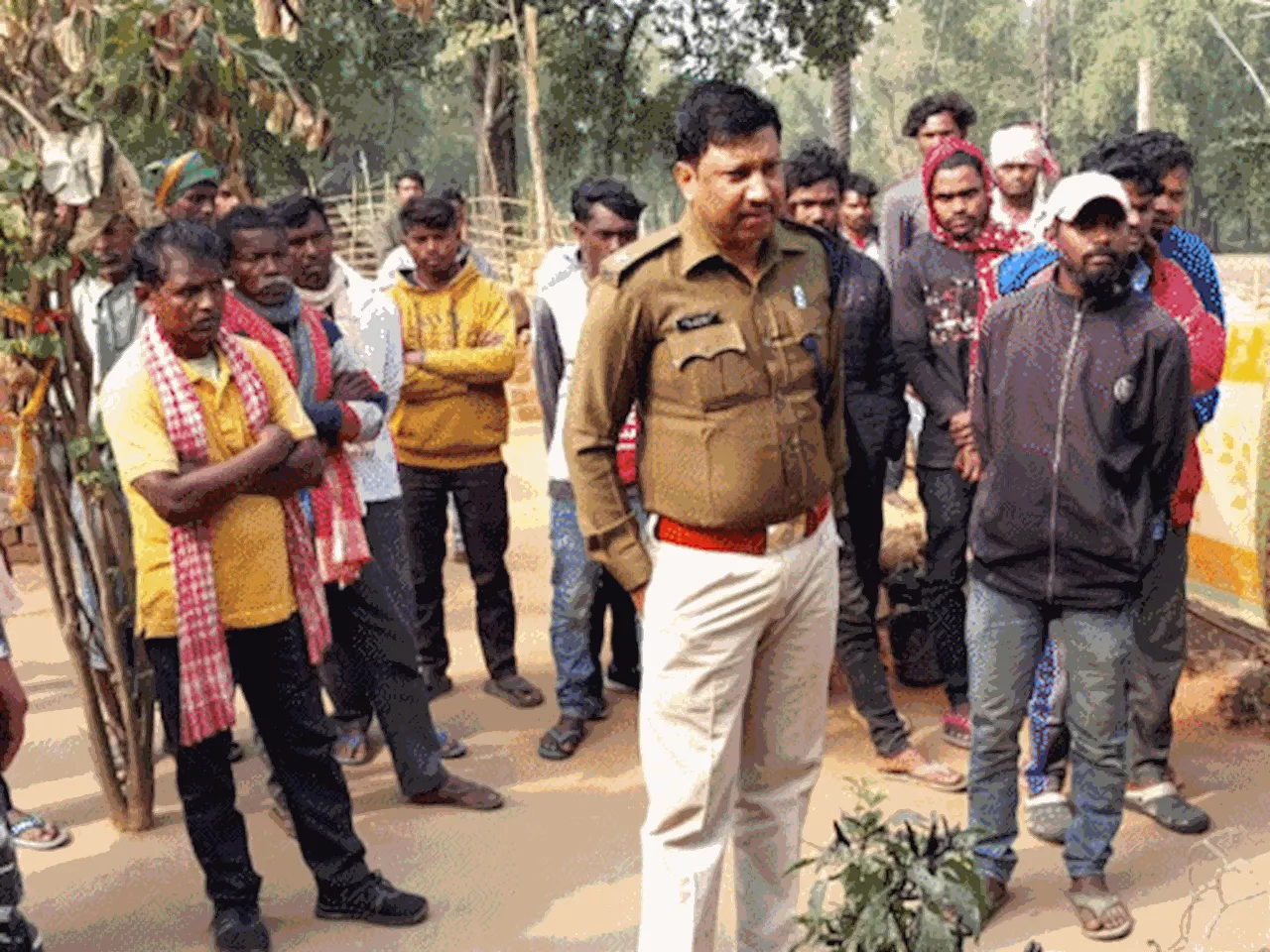 गर्लफ्रेंड को किसी और संग देखा, बॉयफ्रेंड ने दी जान: लड़की के घर में ही लगाई फांसी, मेले में हुआ था दोनों के...