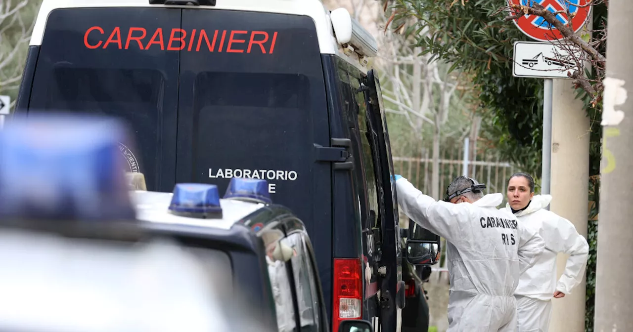 Donna trovata impiccata in casa, indagato il compagno della donna: aveva avvertito lui i carabinieri