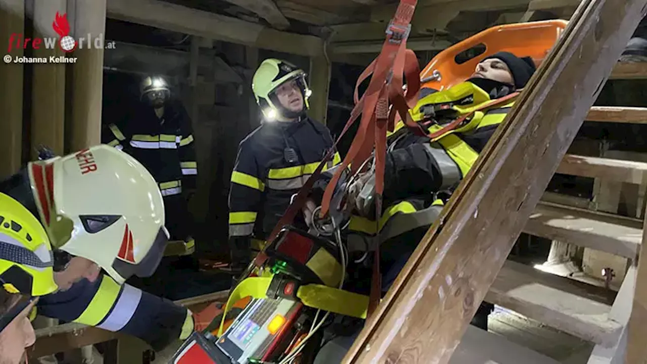 Stmk: „Verletzte Personen im Gebäude nach Explosion“ → Feuerwehrsanitäter und Menschenretter (MRAS) übten in Mühle in Feistritztal