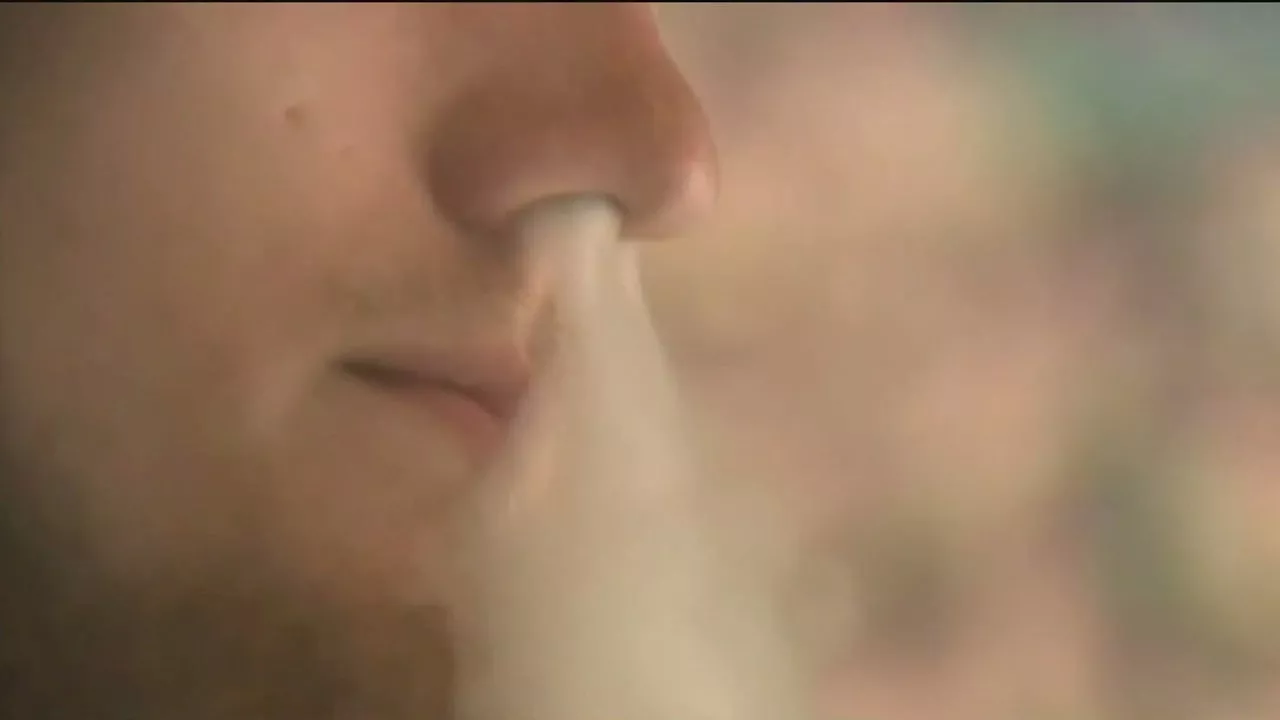 Illinois officials call for stricter vaping laws targeting teens