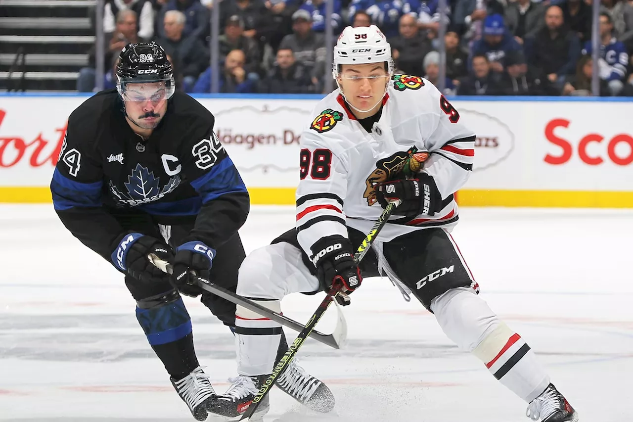 Matthews scores first goal since return from injury, Maple Leafs down Blackhawks