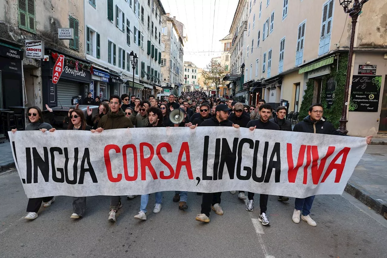 Corse : la défense de la langue régionale met une partie de la jeunesse dans la rue