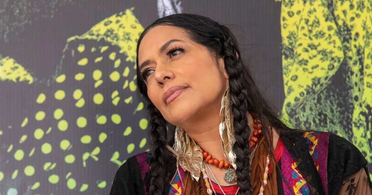 Gobierno de Oaxaca reconoce a Lila Downs por su trayectoria