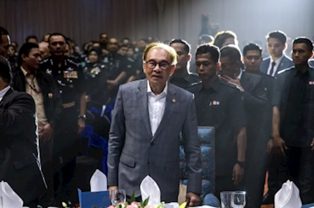 PM Anwar urges PDRM to ensure national progress, steer clear of trivial politics and religious conflicts