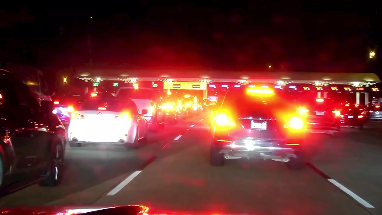 Traffic gridlock greeted DFW Airport travelers Sunday