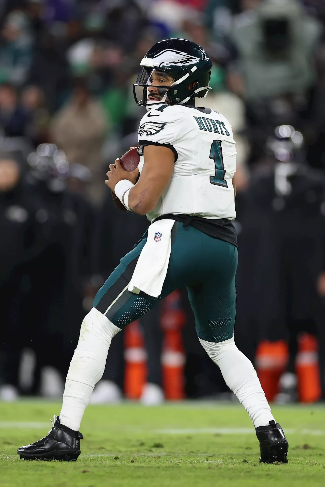 Jalen Hurts mastering a unique role as Eagles keep winning