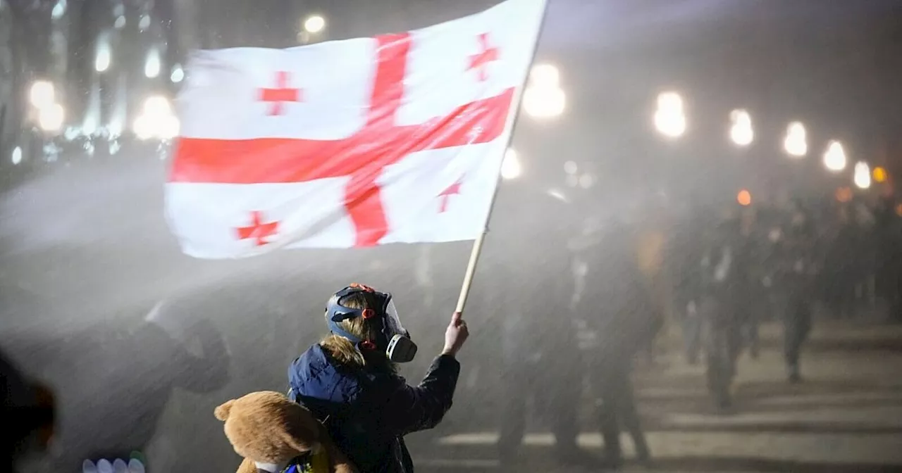 Neue Proteste in Tiflis: Demonstrationen gegen Regierung mit Polizeigewalt