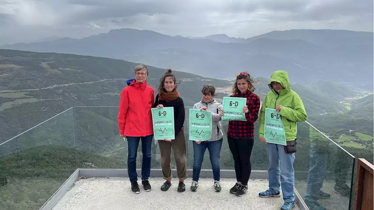 El Pirineo catalán se moviliza para evitar la gentrificación rural limitando las viviendas turísticas y...