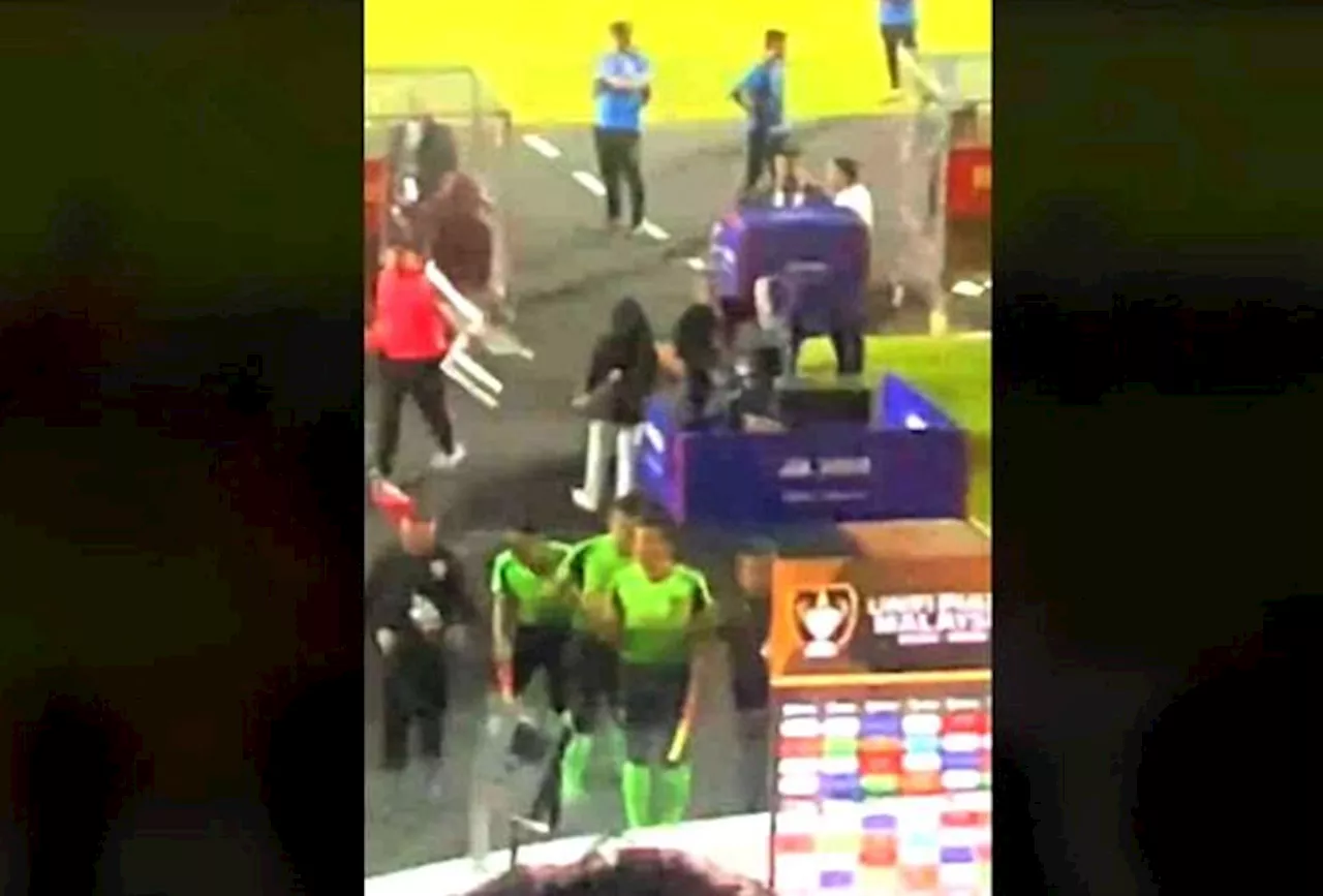 QuickCheck: Did fans pelt match officials with 'objects' during the Selangor vs Sri Pahang match?