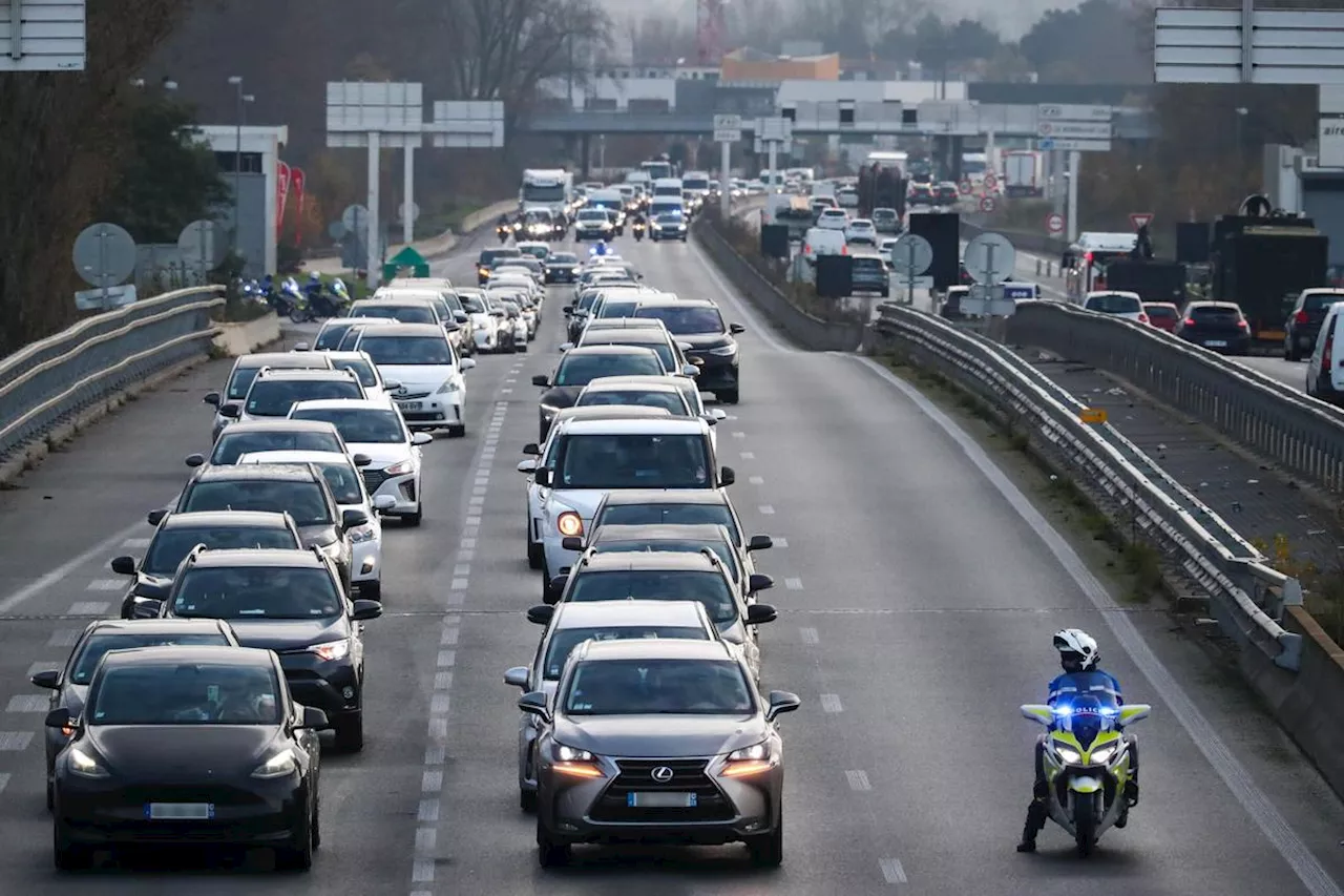 Manifestation des chauffeurs VTC à Bordeaux : entre opération escargot, barrage filtrant et blocage des trams, une nouvelle démonstration de force