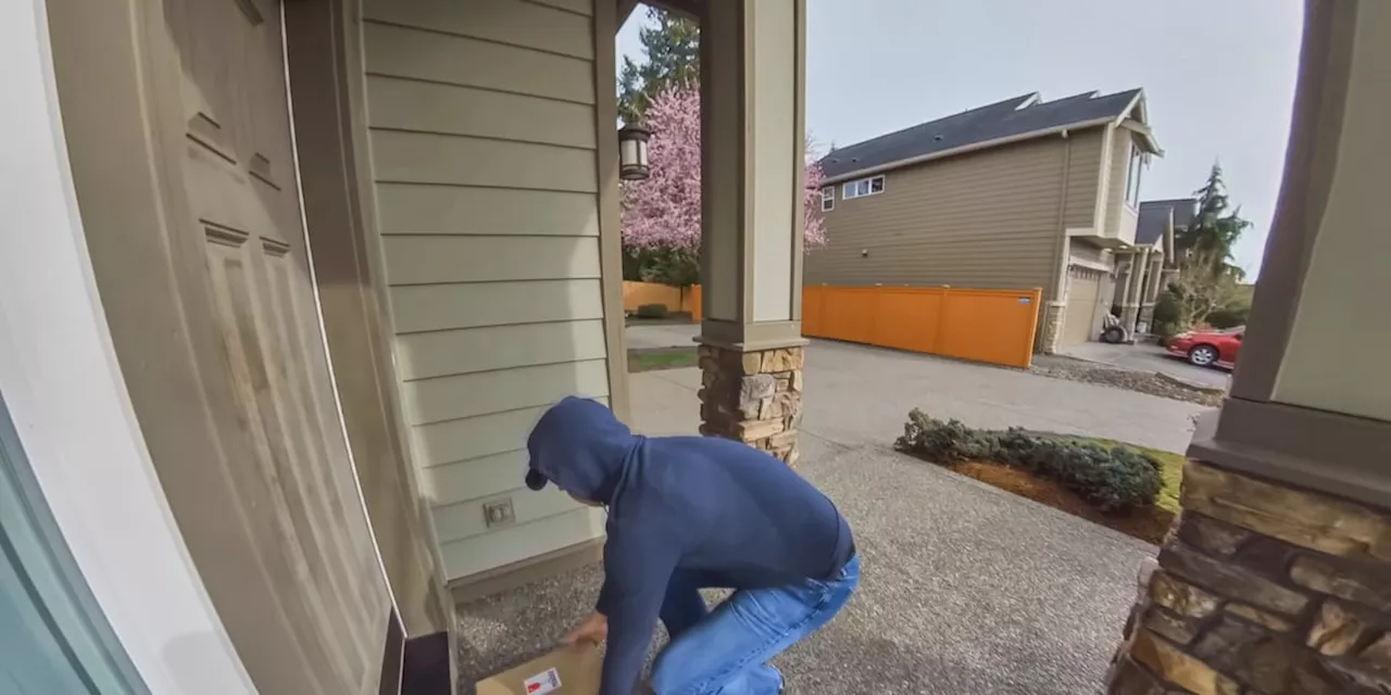 Millions of Alabamians Warned About Porch Snatching This Holiday Season