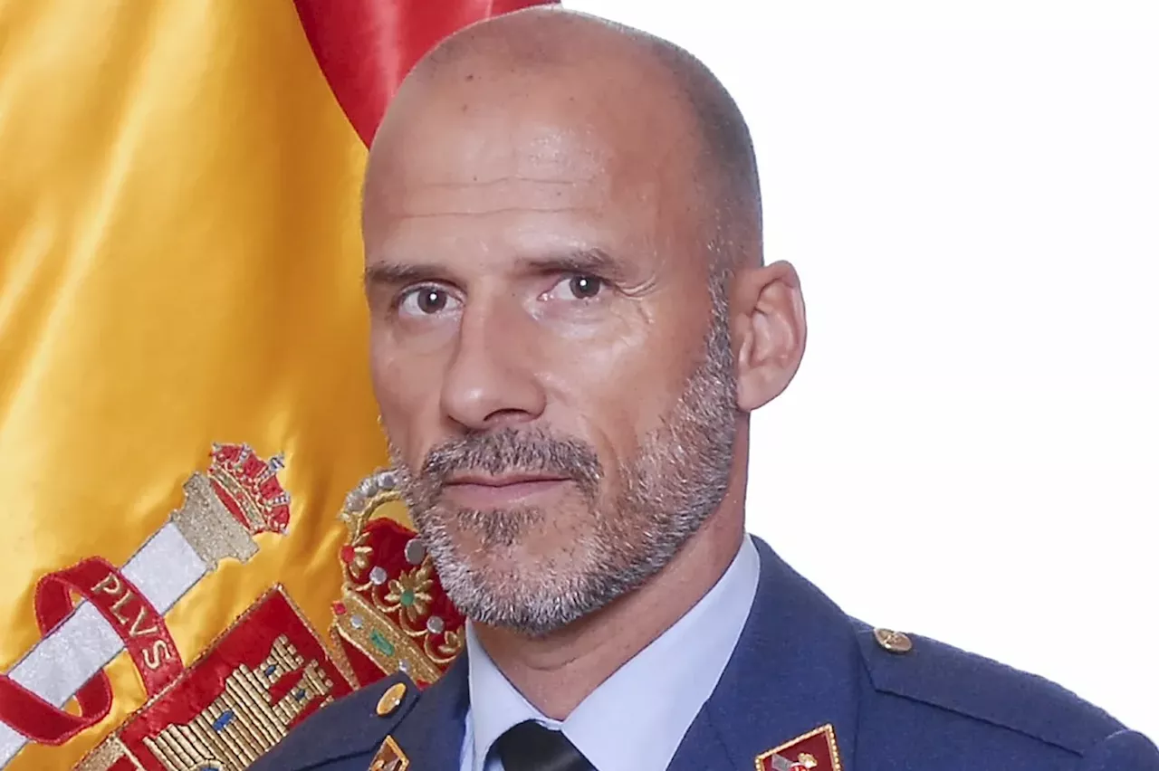 Un choque contra un ave, principal hipótesis tras el accidente del caza F-18 en el que murió el teniente coronel Estrada