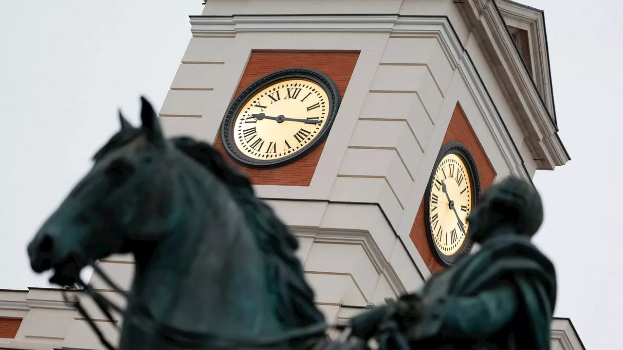 Preparativos para las Campanadas 2025 en la Puerta del Sol de Madrid