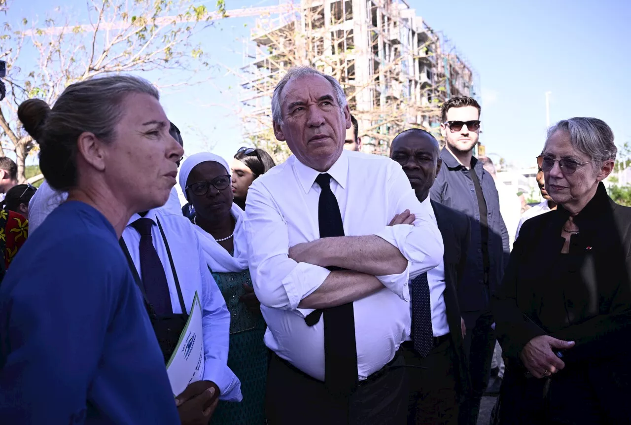 François Bayrou à Mayotte : Promesses de reconstruction et de plan à long terme après l'ouragan Chido