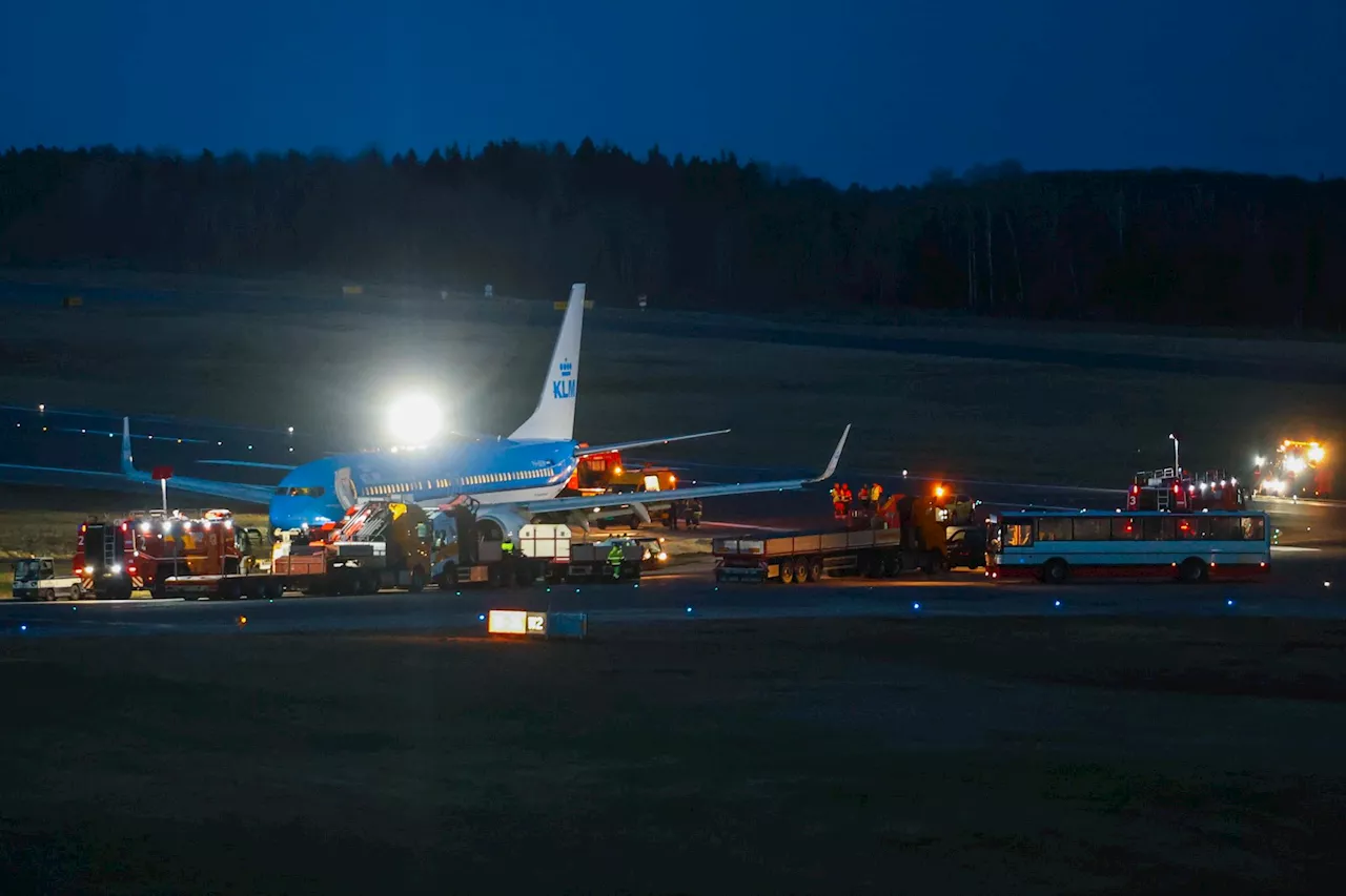 Flyet som nødlandet på Torp, mistet hjuldeler