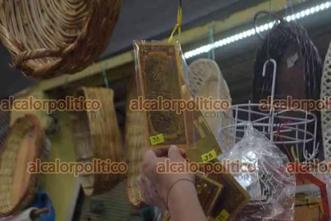 Xalapeños buscan amuletos para prosperidad en 2025