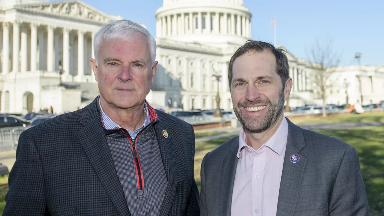 Country Caucus Co-Chairs Pose for Portrait