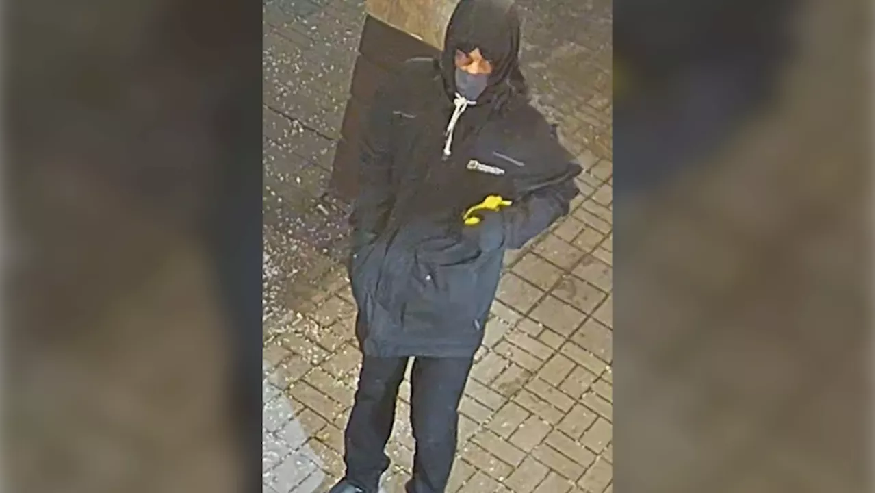 Police Seek Suspect in Christmas Day Restaurant Robbery